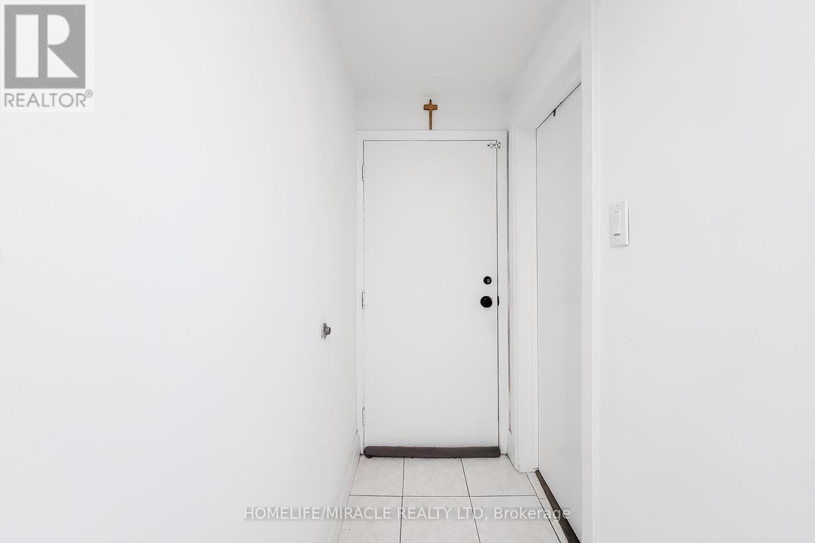 Photo 9 of 12 Maitland Avenue, Hamilton ON