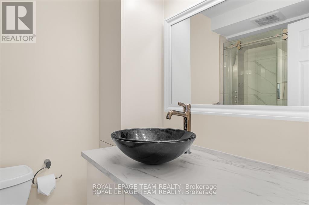 Photo 17 of 2004 415 Greenview Avenue, Ottawa ON