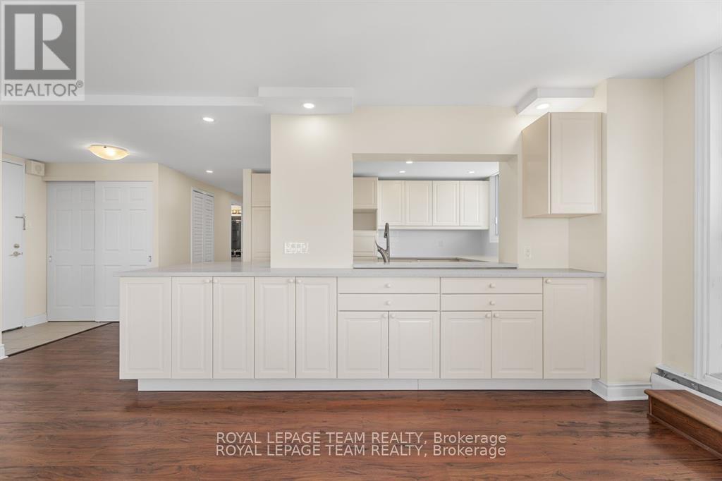 Photo 8 of 2004 415 Greenview Avenue, Ottawa ON