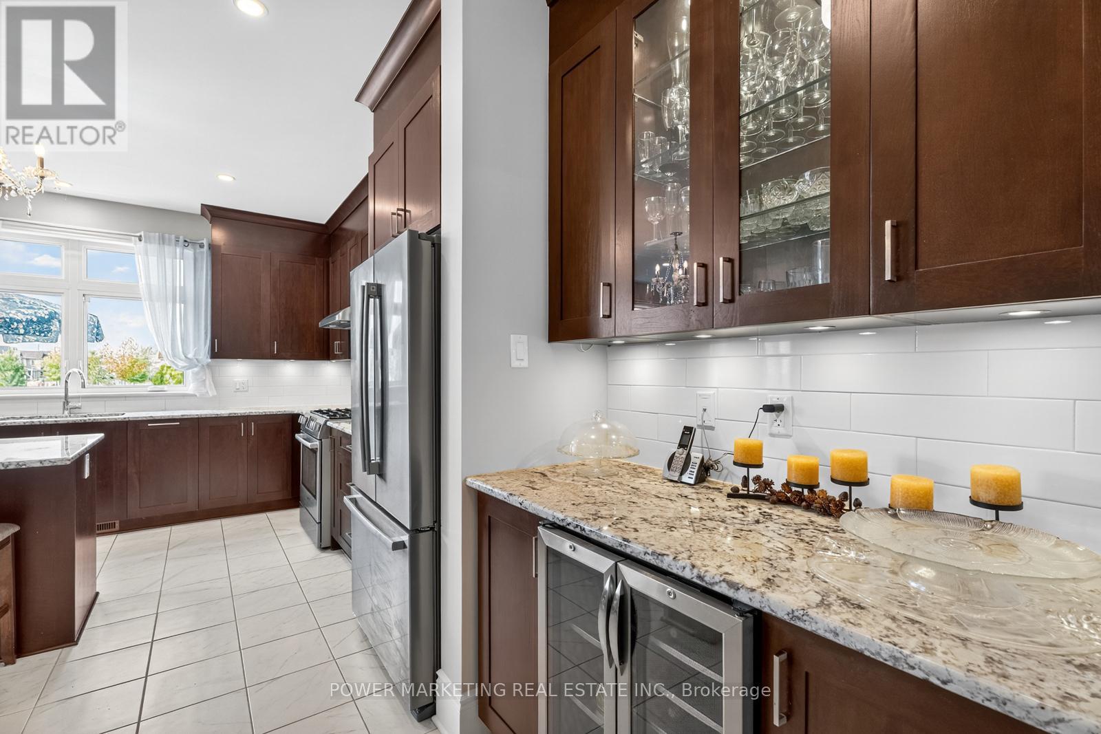 Photo 10 of 692 Egret Way, Ottawa ON