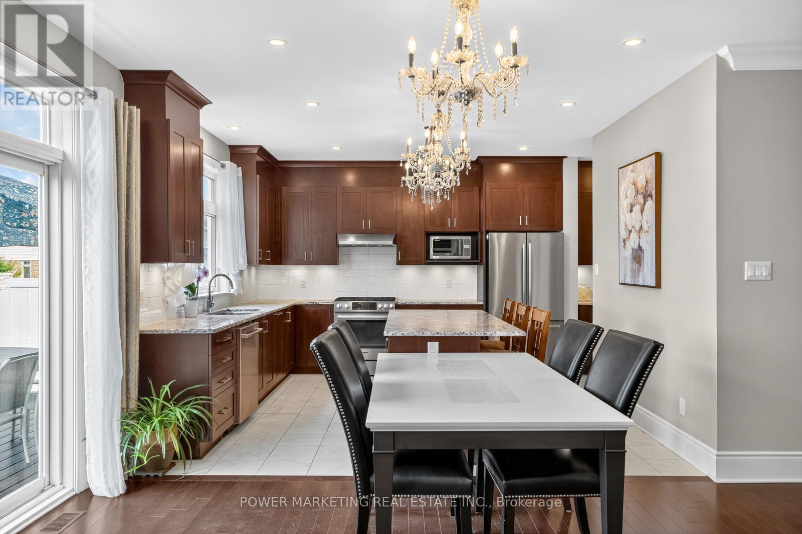 Photo 13 of 692 Egret Way, Ottawa ON