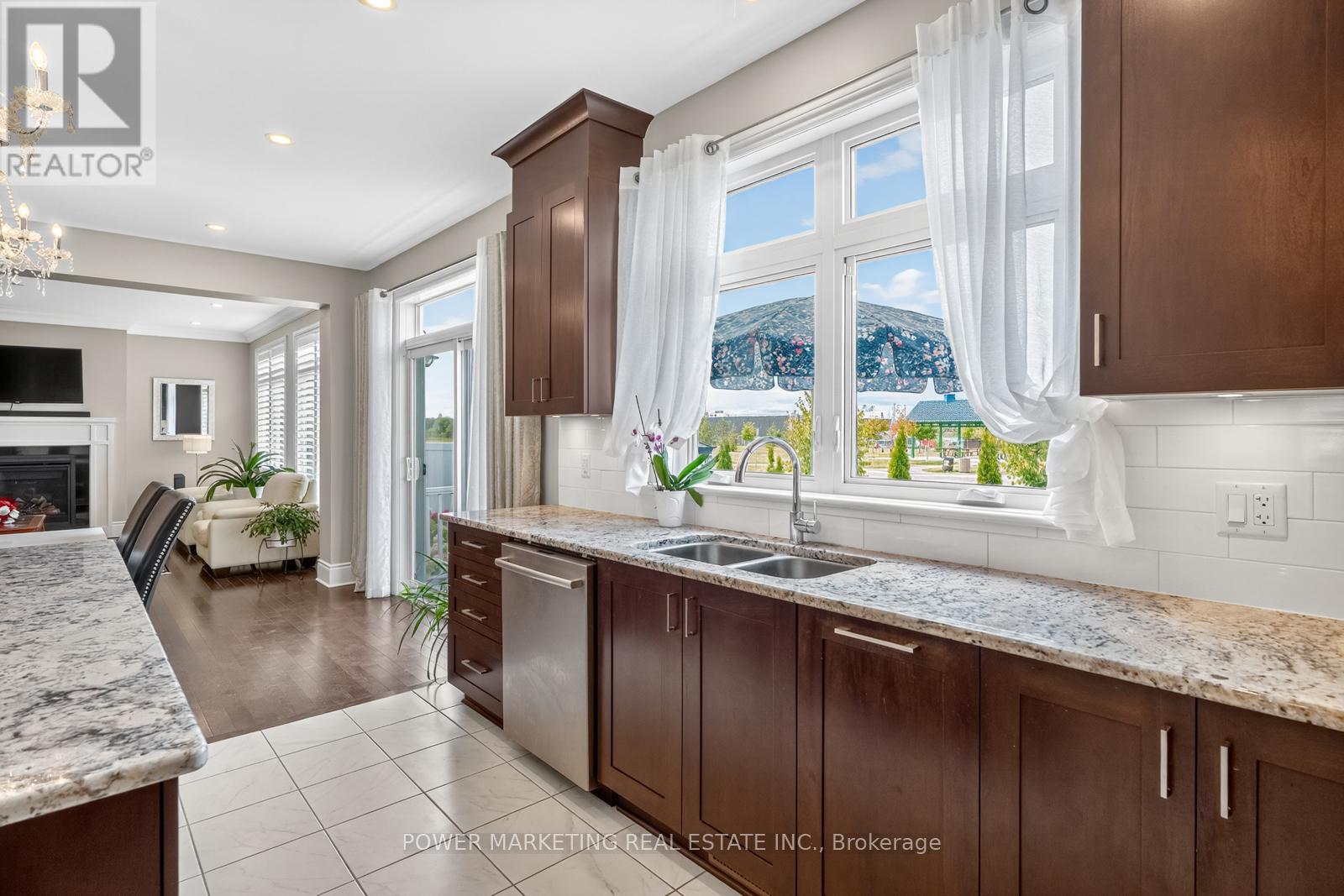 Photo 16 of 692 Egret Way, Ottawa ON