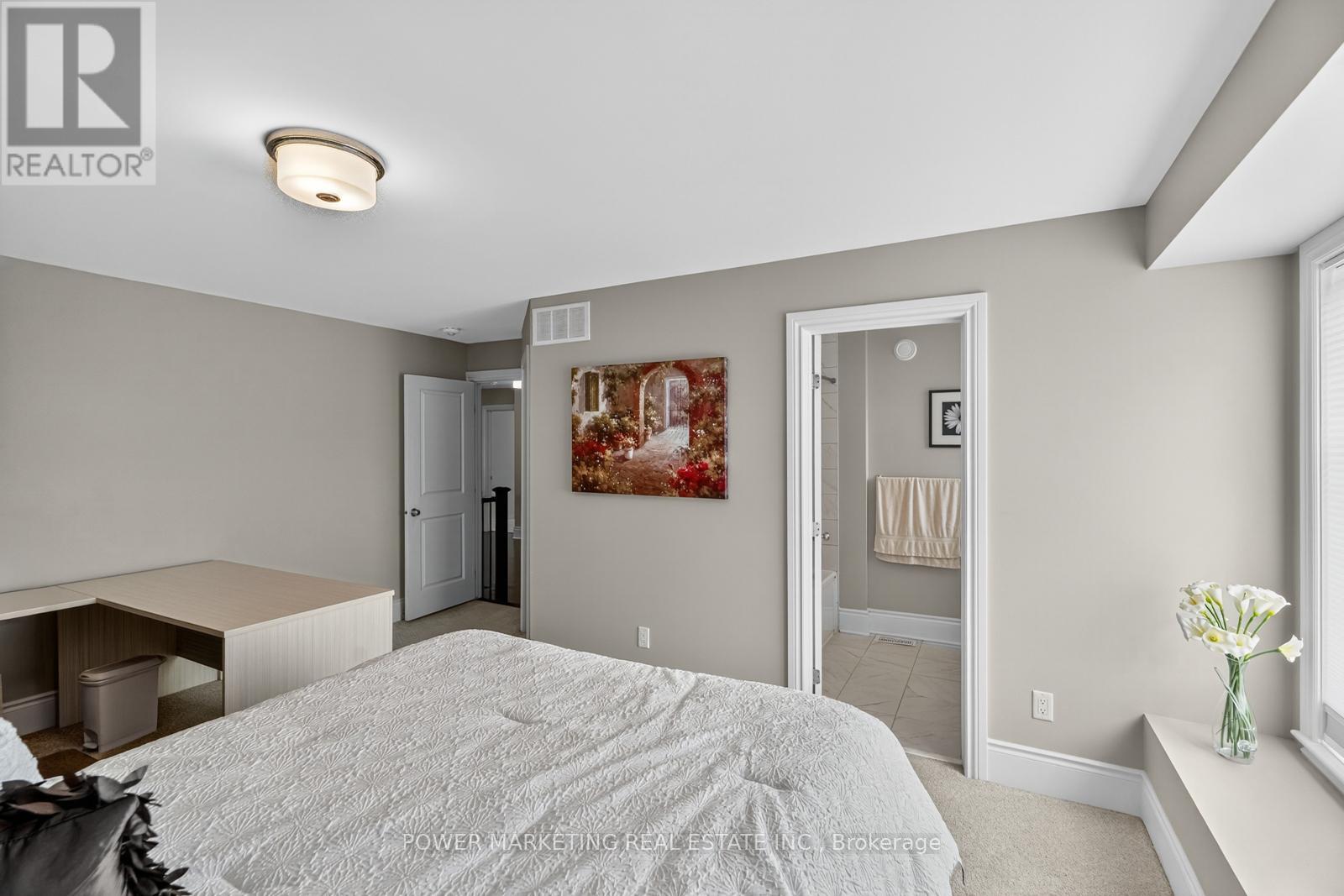 Photo 31 of 692 Egret Way, Ottawa ON