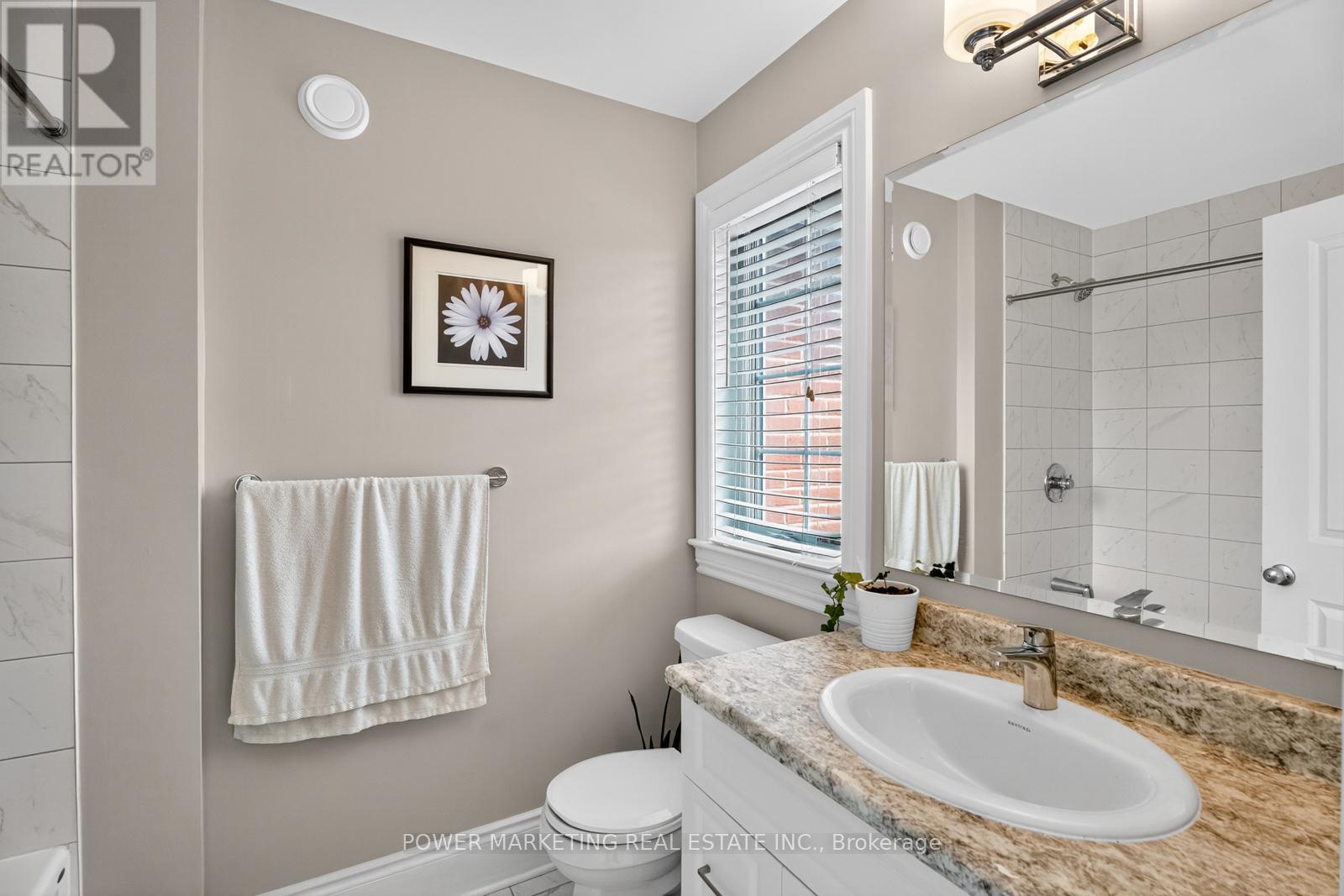 Photo 33 of 692 Egret Way, Ottawa ON
