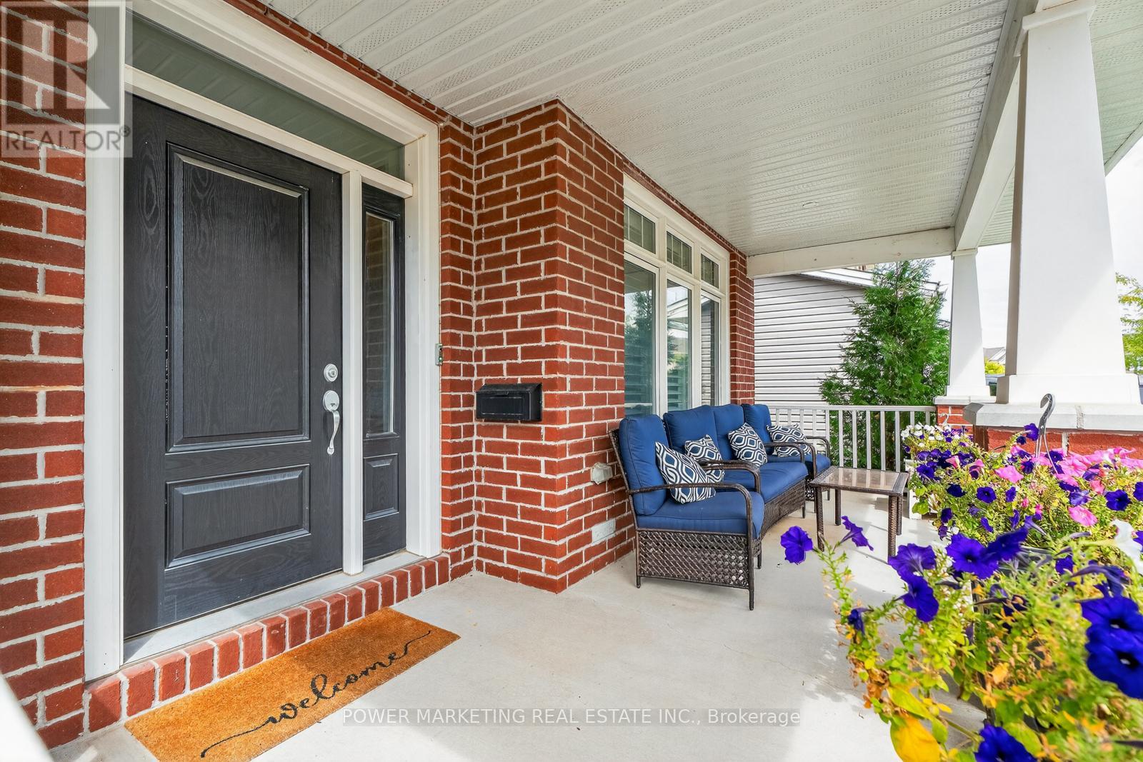 Photo 4 of 692 Egret Way, Ottawa ON