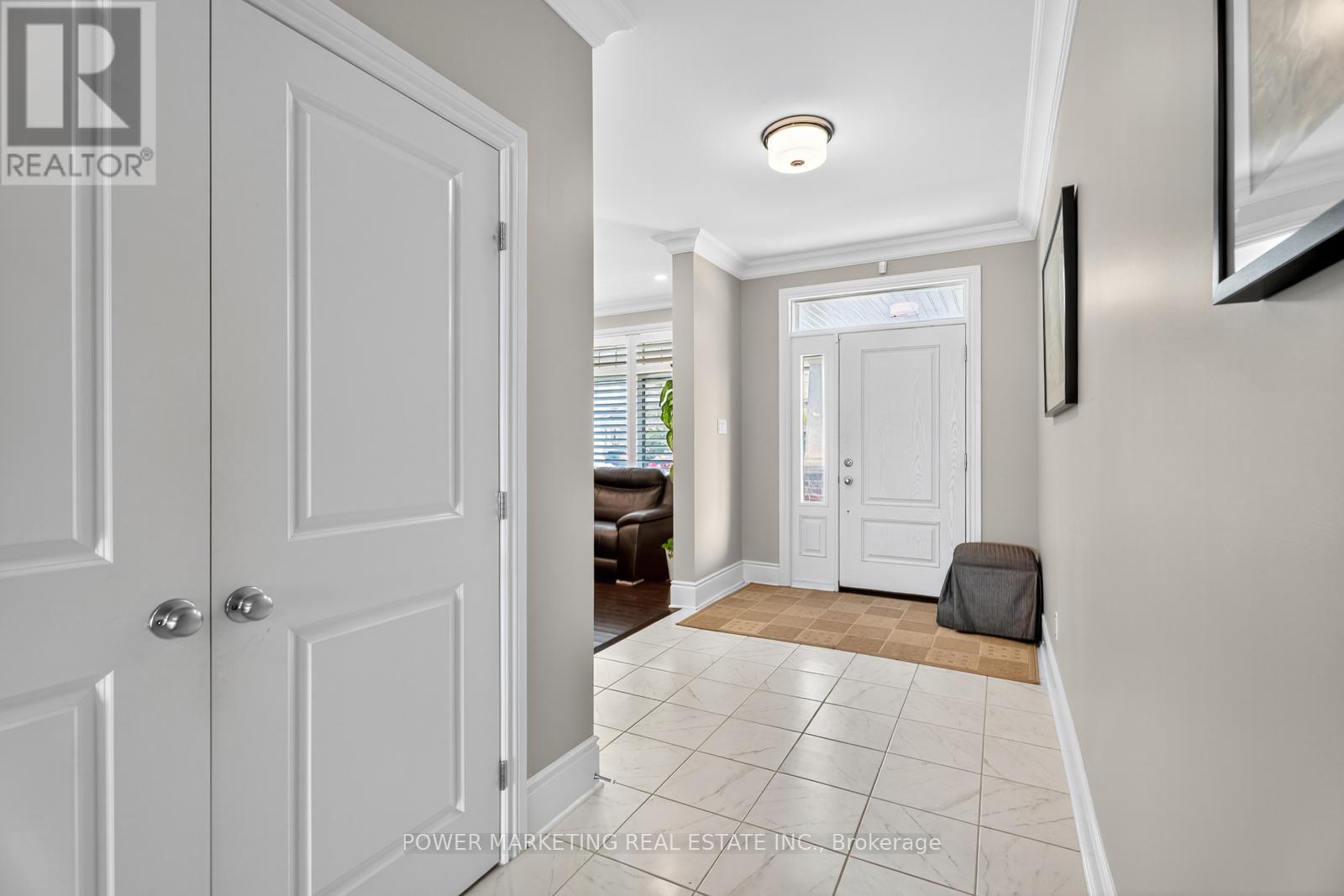 Photo 5 of 692 Egret Way, Ottawa ON