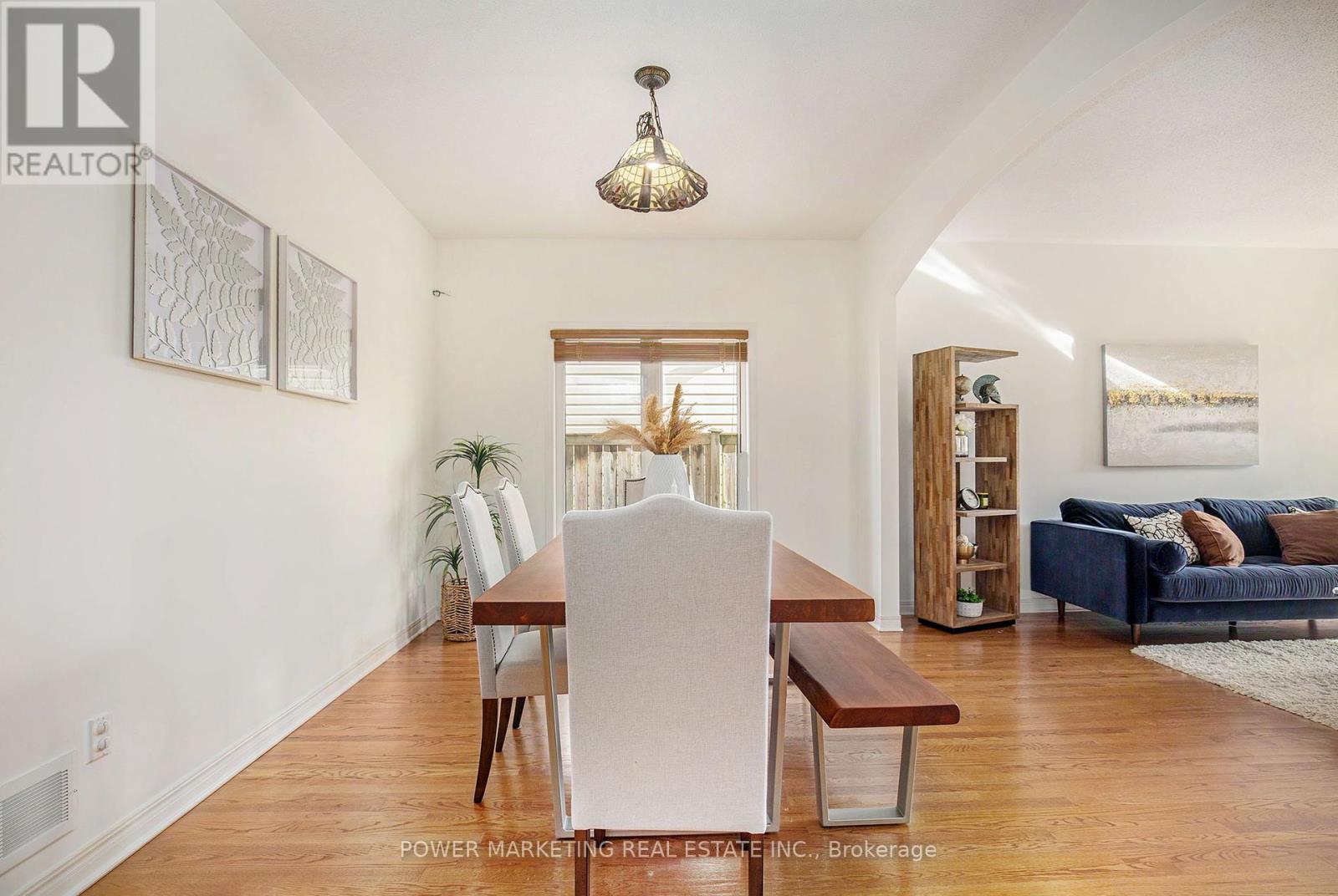 Photo 11 of 141 Finn Court, Ottawa ON