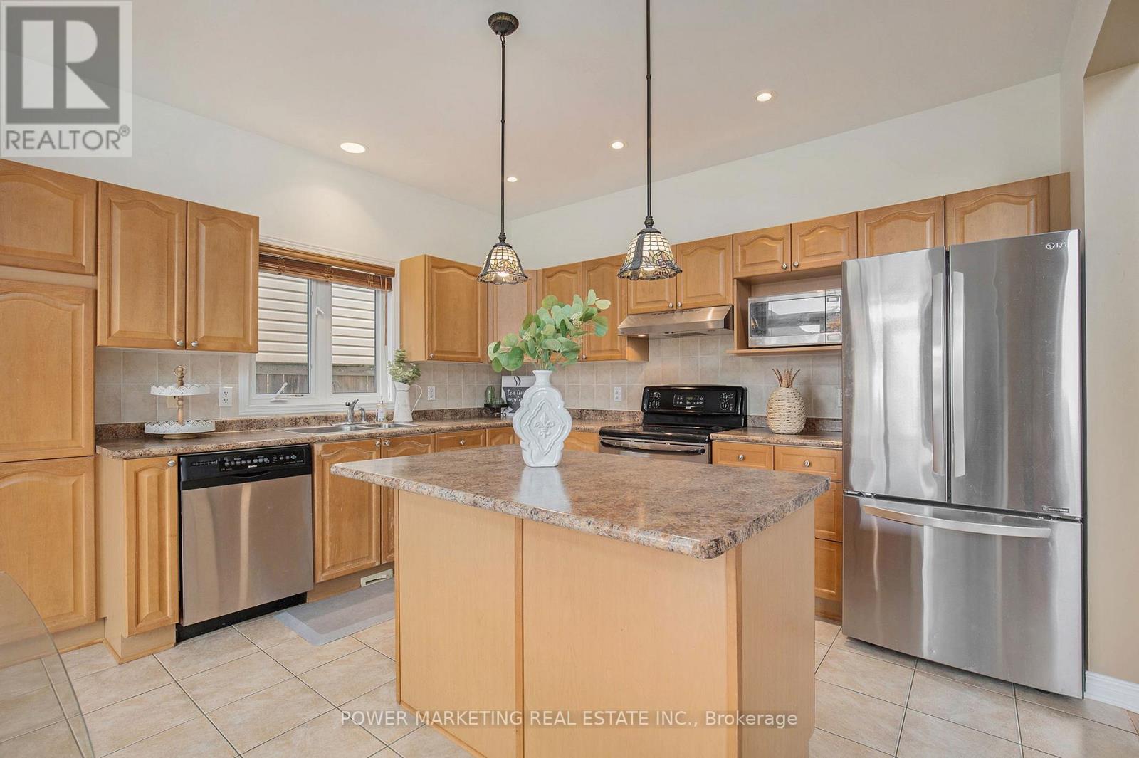 Photo 22 of 141 Finn Court, Ottawa ON