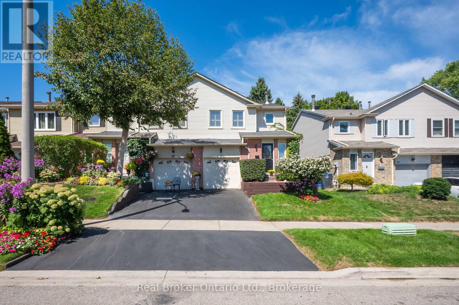 Photo 1 of 815 Sweetwater Crescent, Mississauga ON