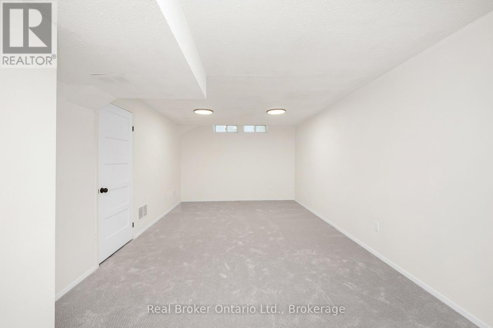Photo 27 of 815 Sweetwater Crescent, Mississauga ON