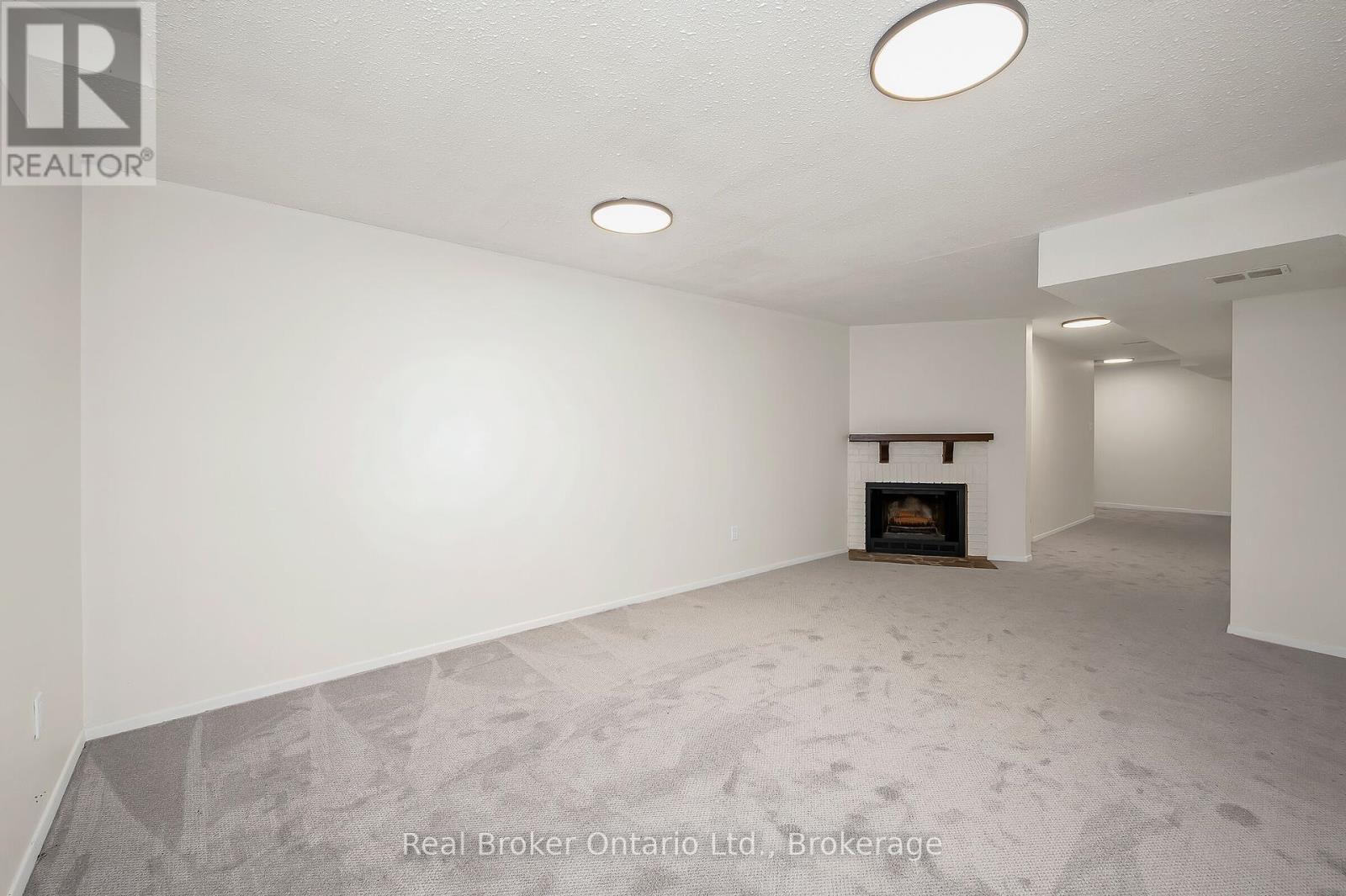 Photo 28 of 815 Sweetwater Crescent, Mississauga ON