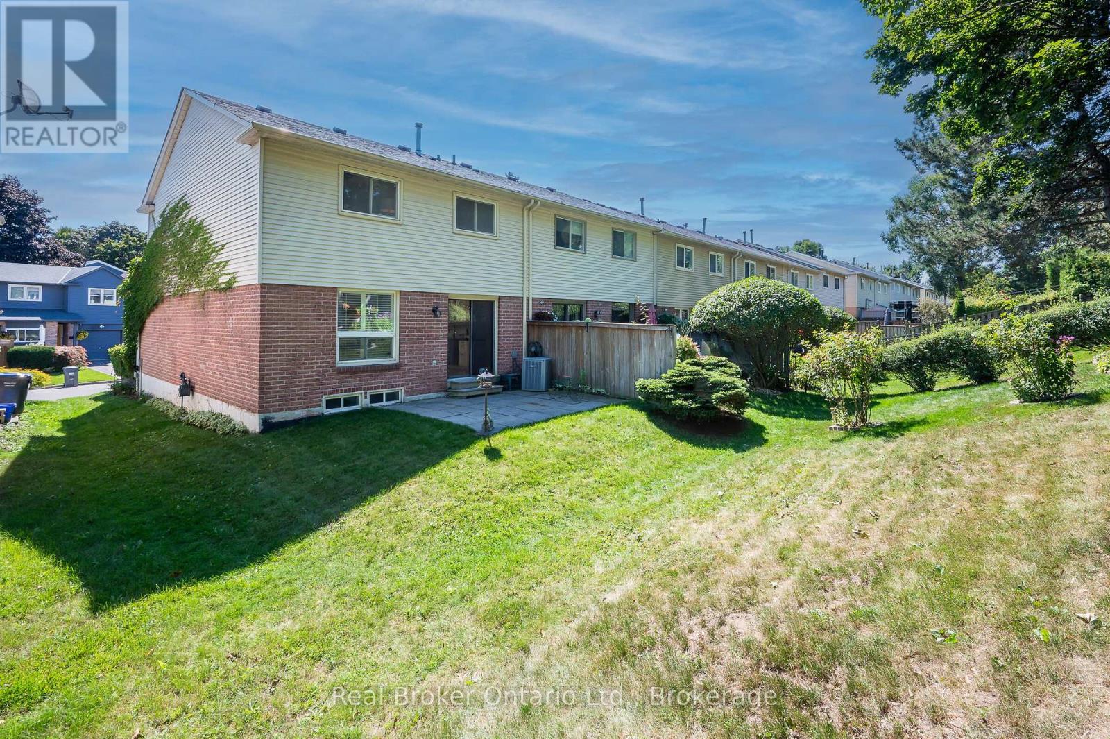Photo 30 of 815 Sweetwater Crescent, Mississauga ON