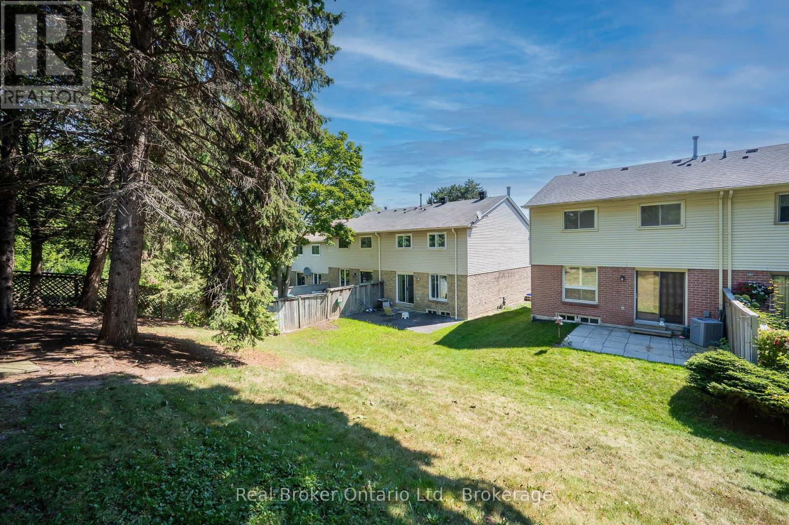 Photo 32 of 815 Sweetwater Crescent, Mississauga ON