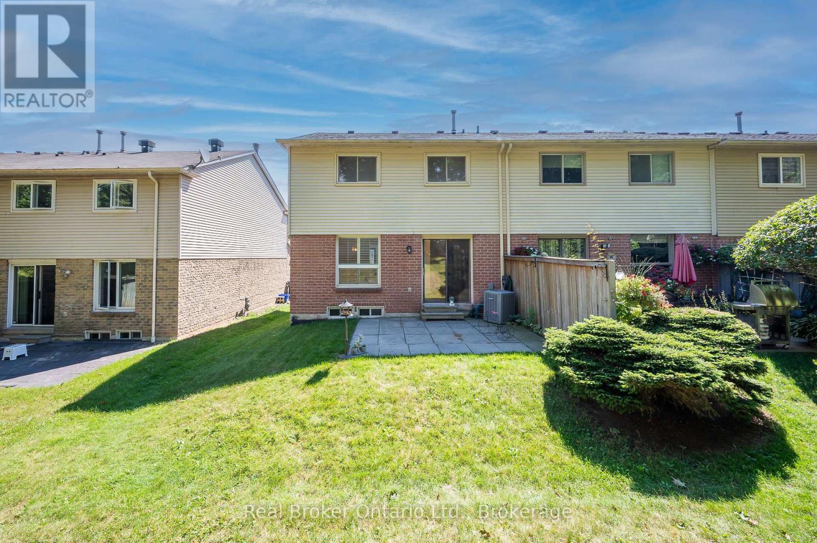 Photo 33 of 815 Sweetwater Crescent, Mississauga ON