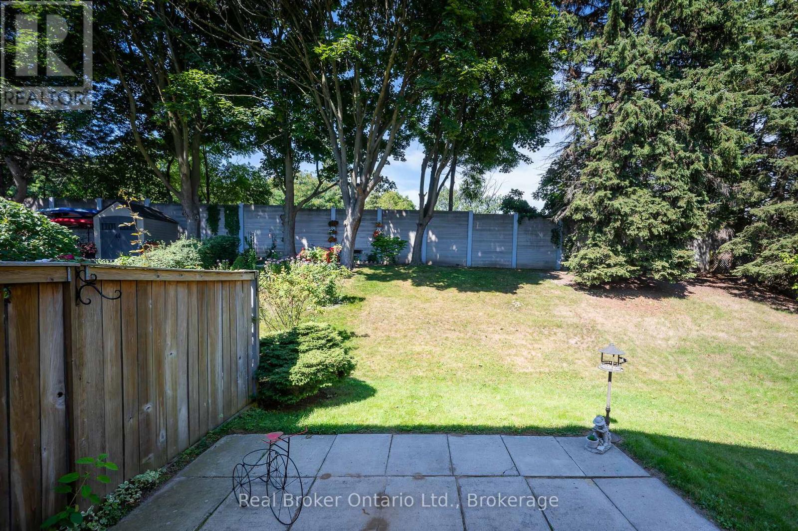 Photo 34 of 815 Sweetwater Crescent, Mississauga ON