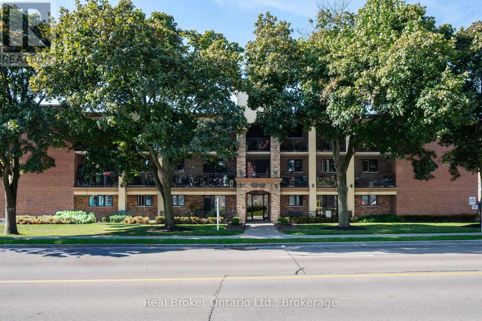 Photo 1 of 303 1212 Fennell Avenue E, Hamilton ON
