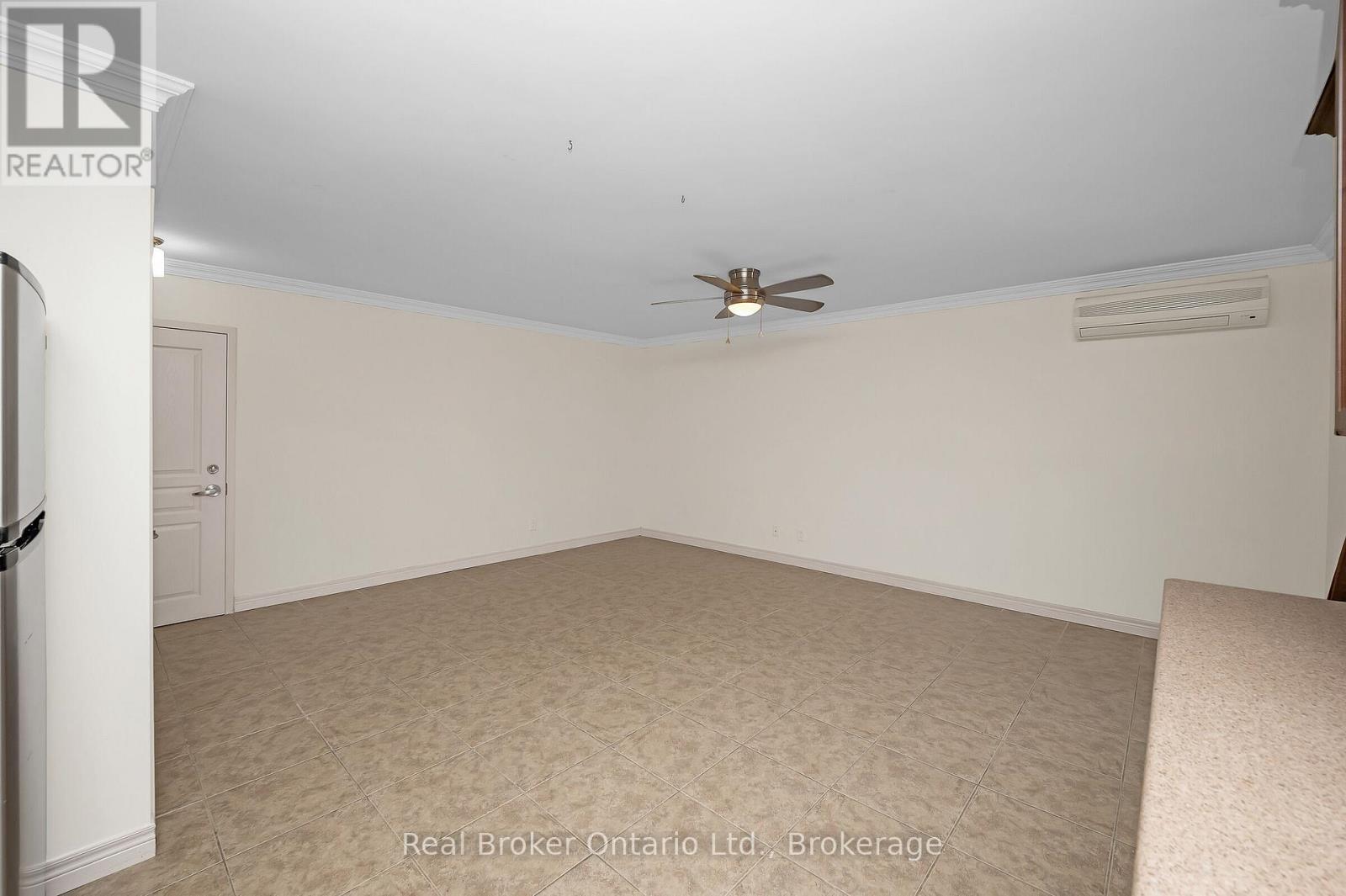 Photo 13 of 303 1212 Fennell Avenue E, Hamilton ON