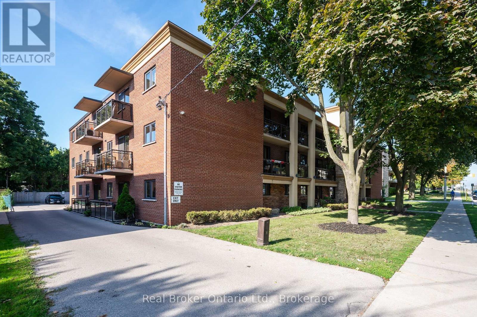 Photo 3 of 303 1212 Fennell Avenue E, Hamilton ON