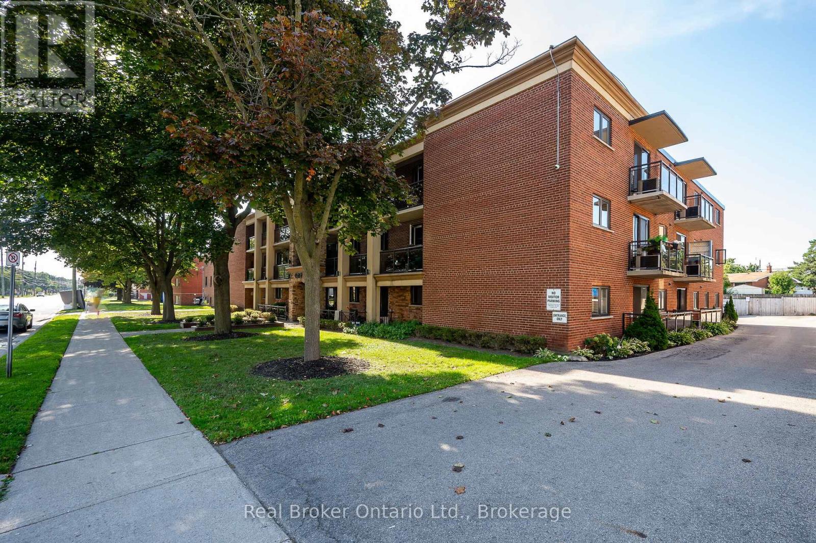 Photo 4 of 303 1212 Fennell Avenue E, Hamilton ON