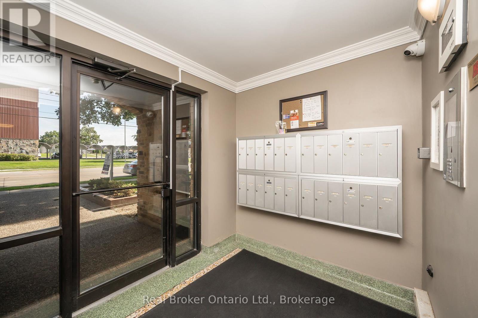 Photo 5 of 303 1212 Fennell Avenue E, Hamilton ON