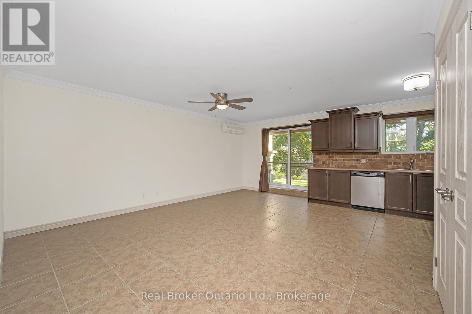 Photo 7 of 303 1212 Fennell Avenue E, Hamilton ON