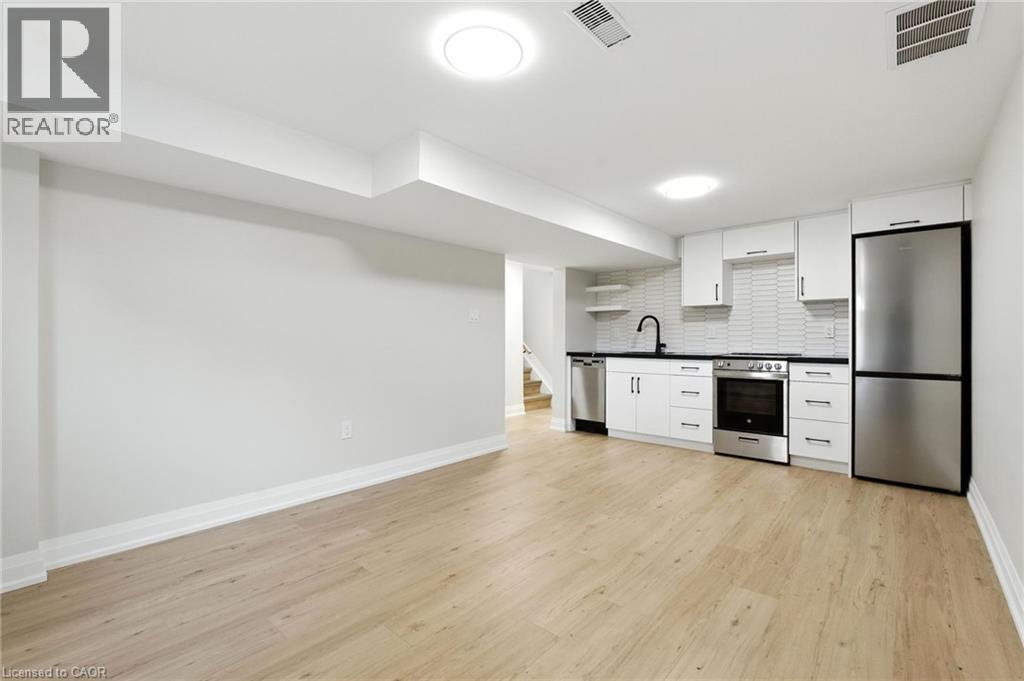 Photo 11 of 929 Upper Ottawa Street Unit B, Hamilton ON