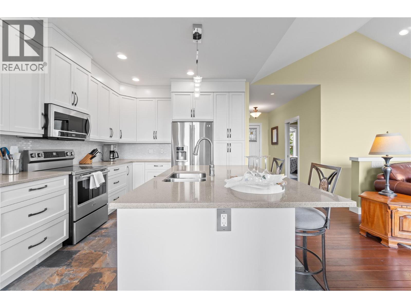 Photo 16 of 2754 Sun Ridge Place, Tappen BC