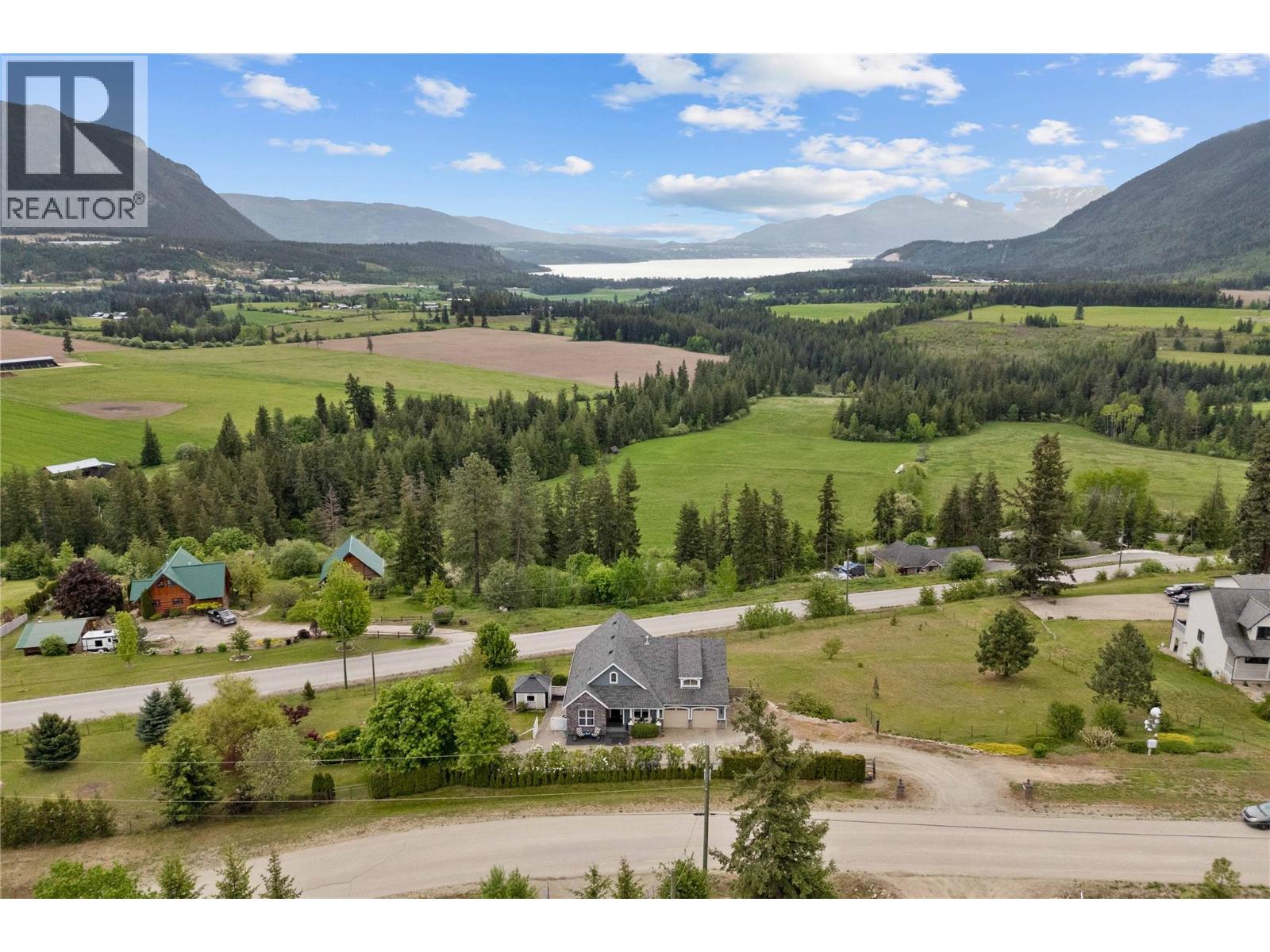 Photo 3 of 2754 Sun Ridge Place, Tappen BC