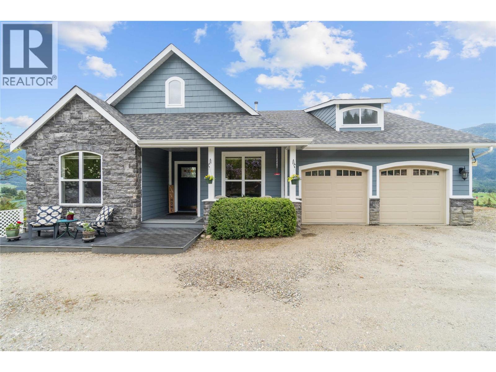 Photo 5 of 2754 Sun Ridge Place, Tappen BC