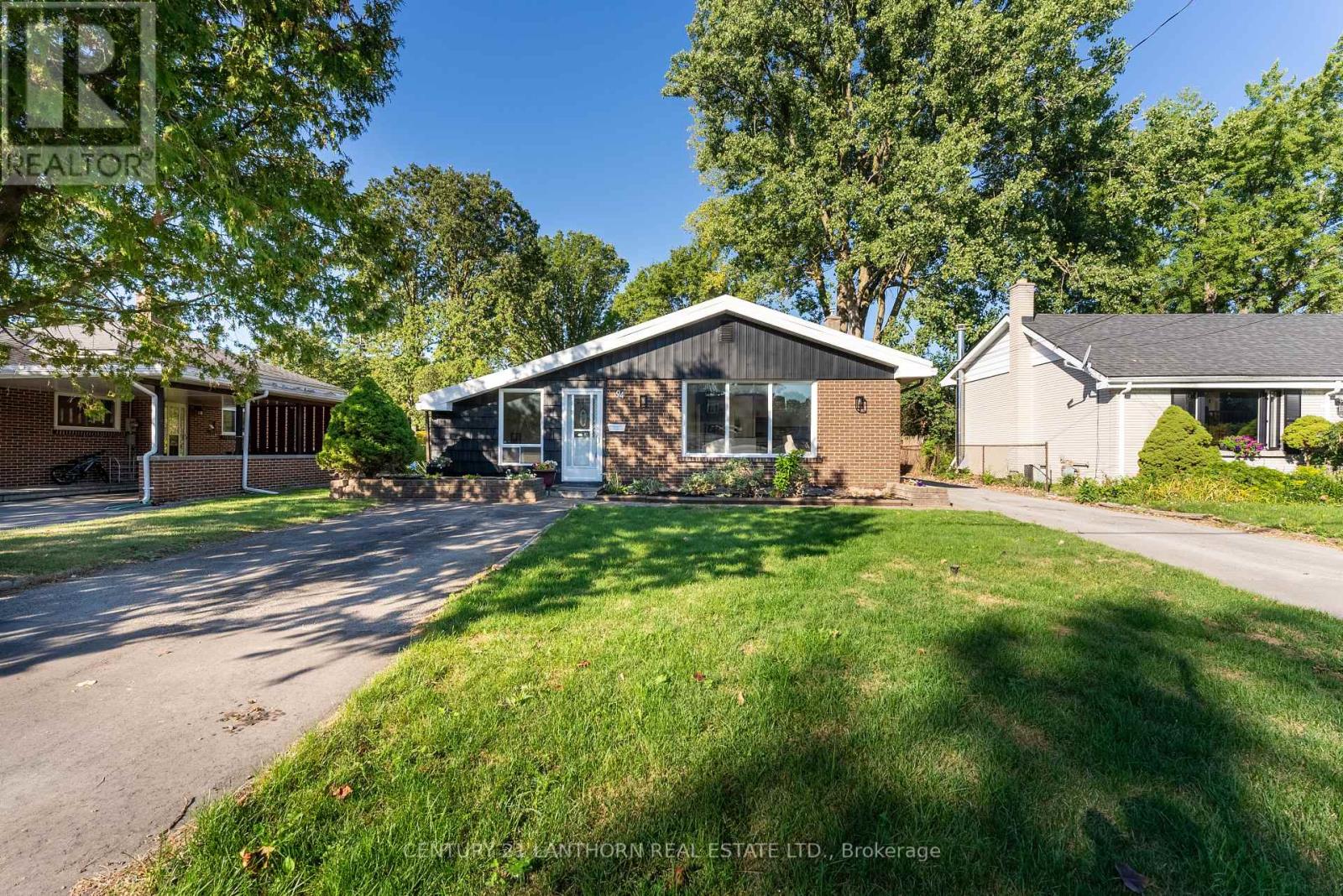 Photo 2 of 94 Rollins Drive, Belleville ON