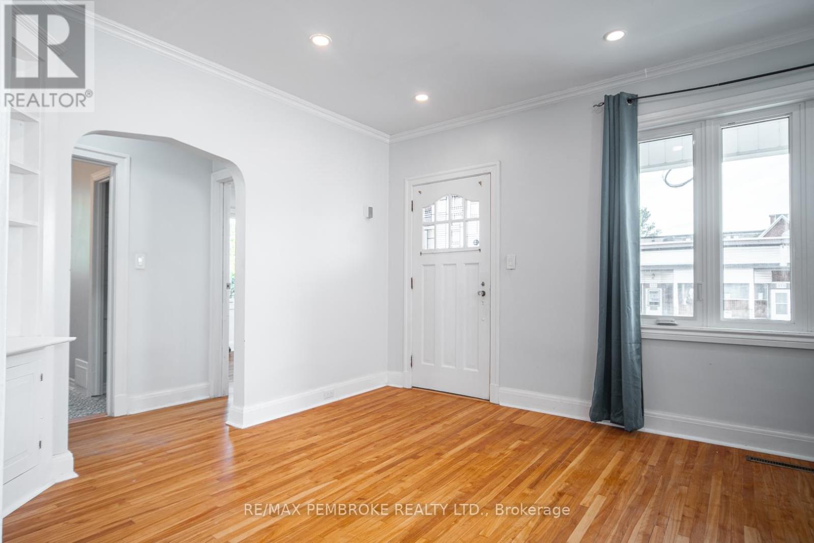 Photo 20 of 382 Mary Street, Pembroke ON