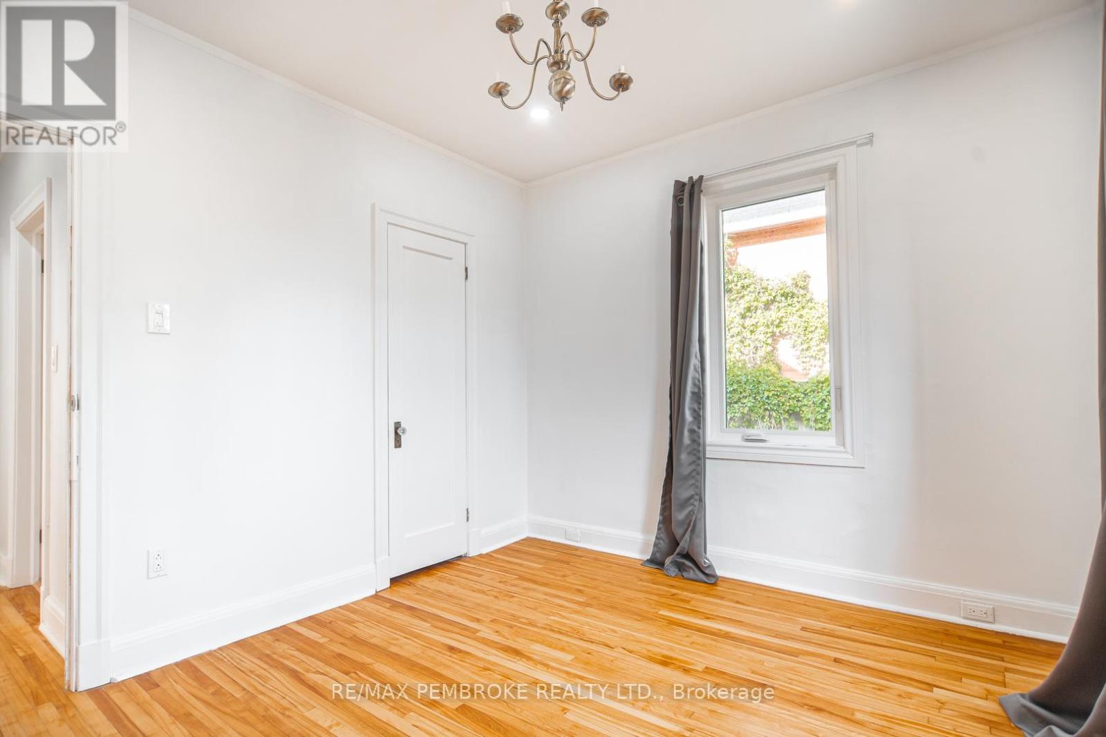 Photo 16 of 382 Mary Street, Pembroke ON