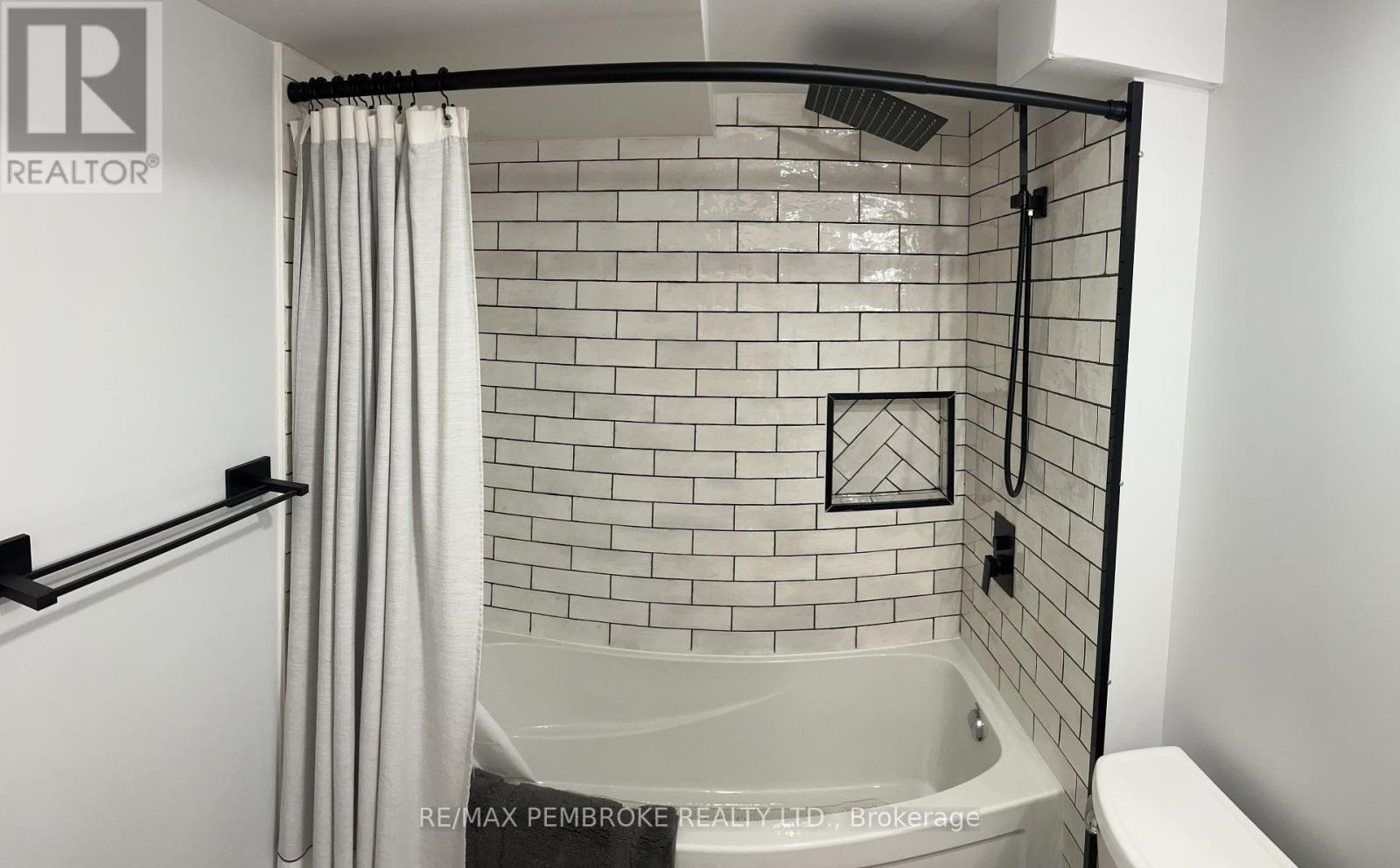 Photo 27 of 382 Mary Street, Pembroke ON