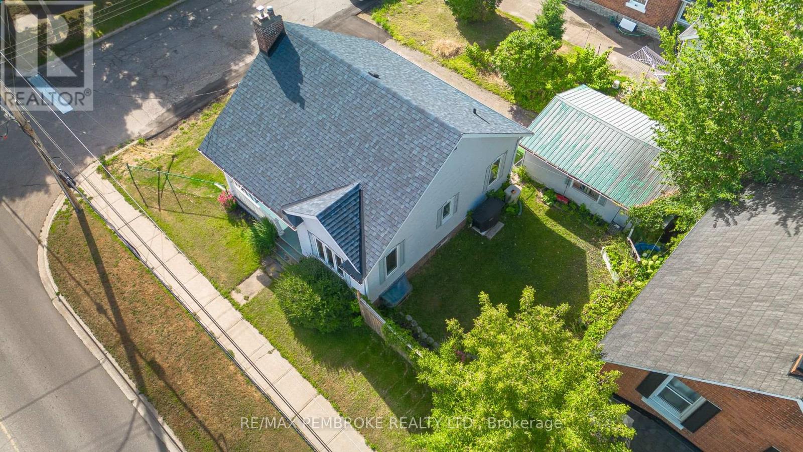 Photo 35 of 382 Mary Street, Pembroke ON