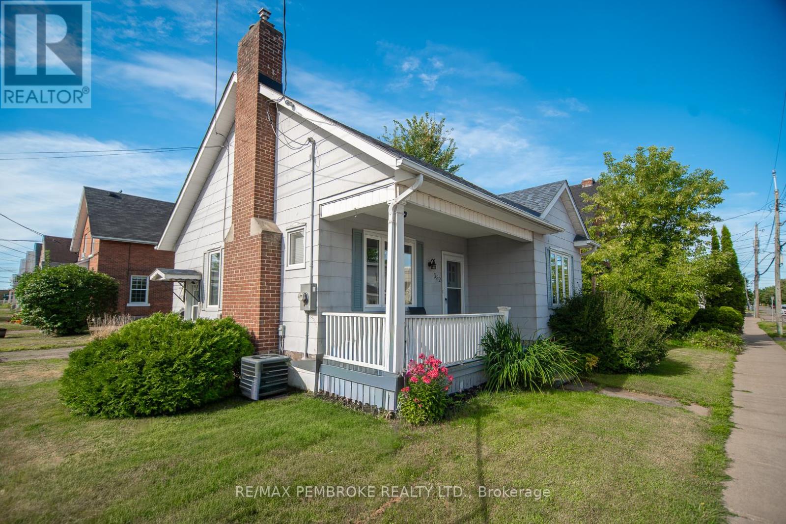 Photo 5 of 382 Mary Street, Pembroke ON