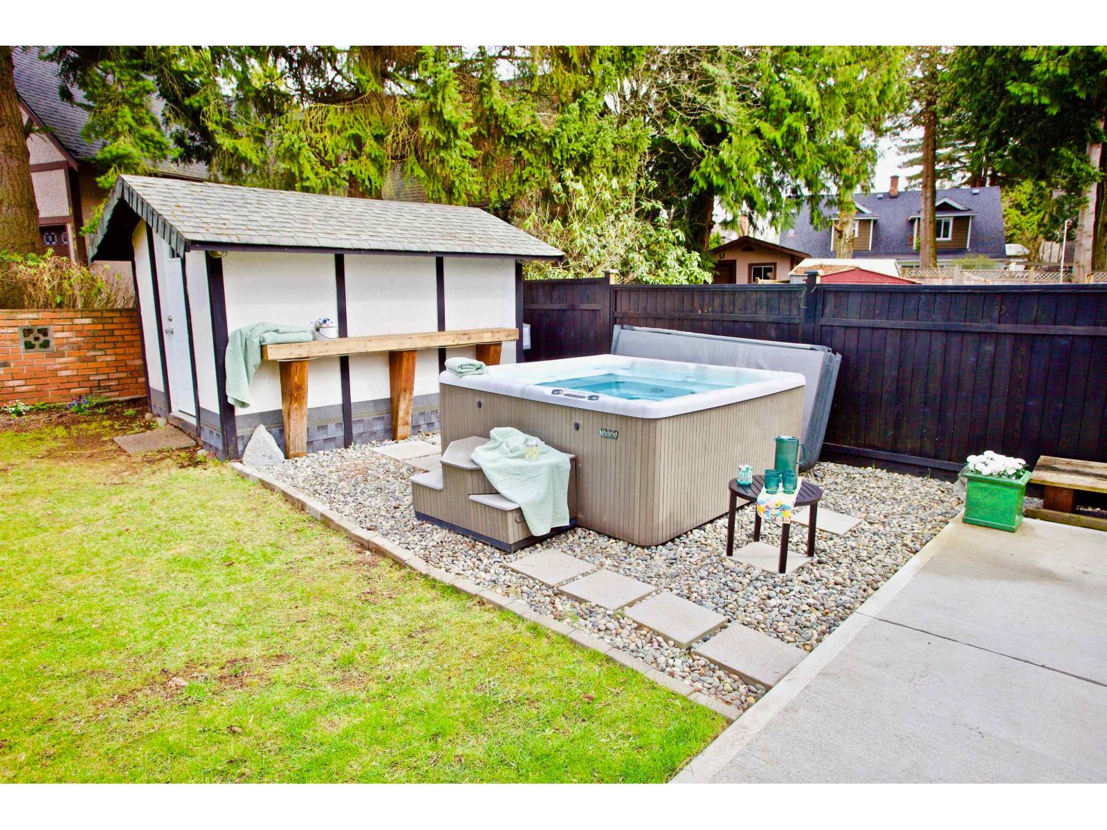 Photo 4 of 1756 148 A Street, Surrey BC