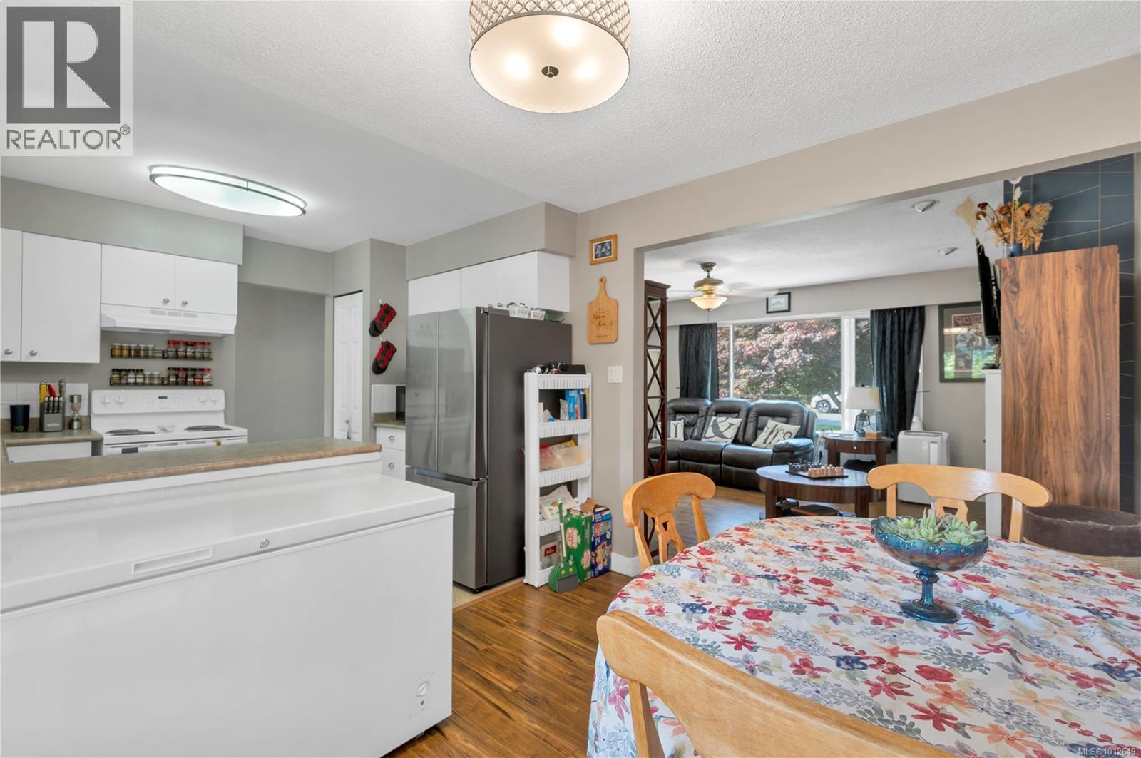 1985 Penfield Rd, Campbell River