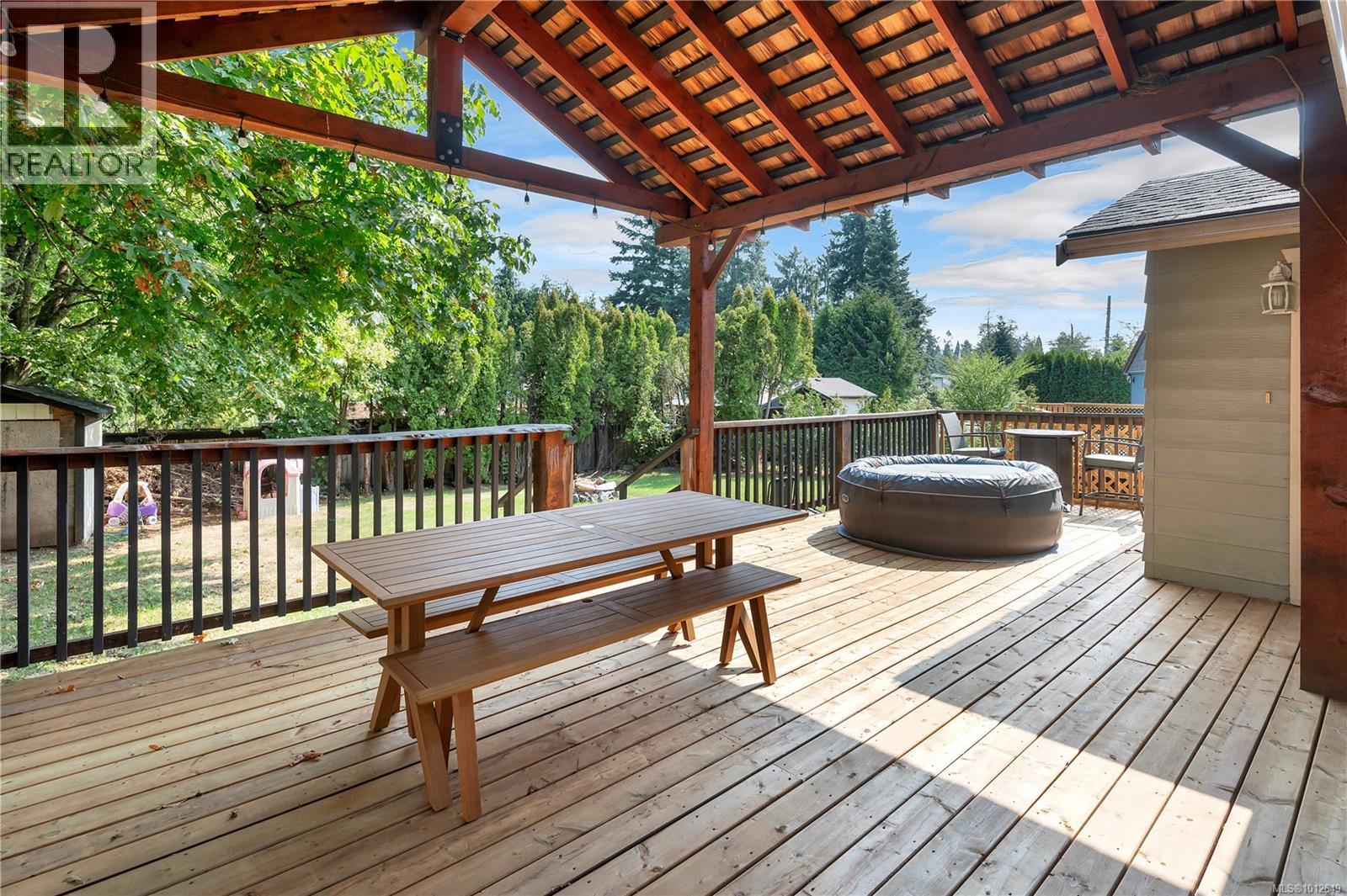 1985 Penfield Rd, Campbell River