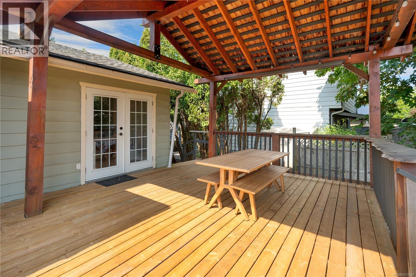 1985 Penfield Rd, Campbell River