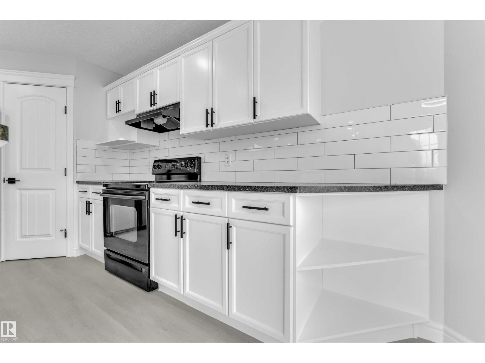 Photo 15 of 4110 157 A Av Nw, Edmonton AB
