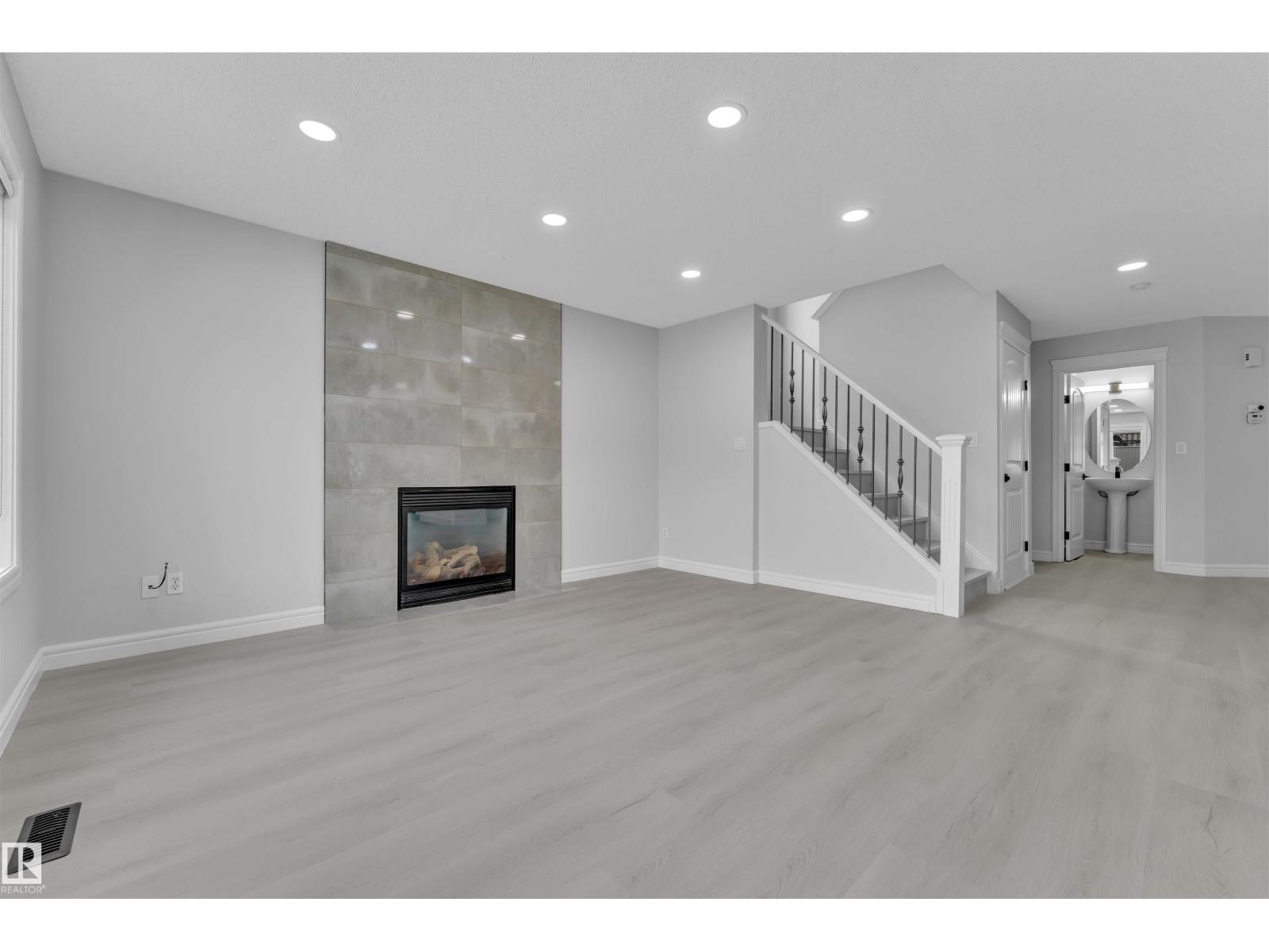 Photo 17 of 4110 157 A Av Nw, Edmonton AB