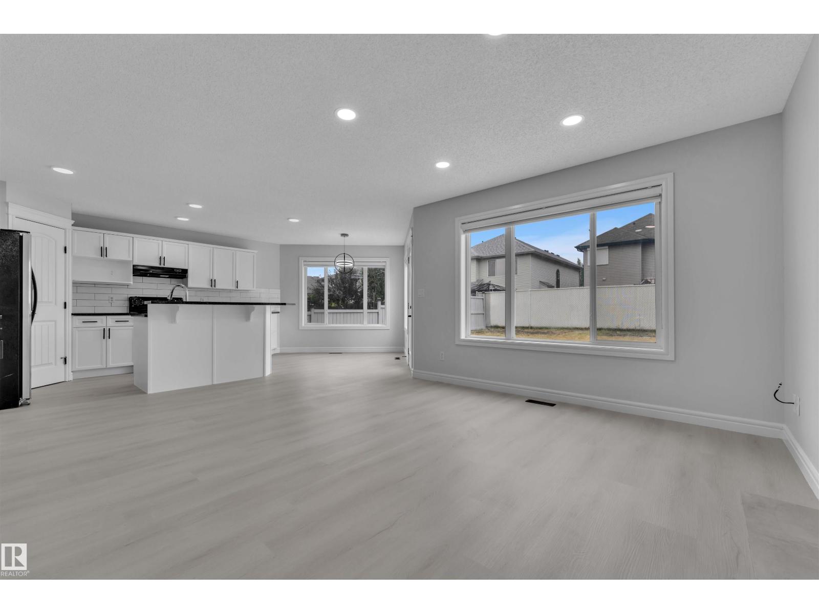 Photo 19 of 4110 157 A Av Nw, Edmonton AB