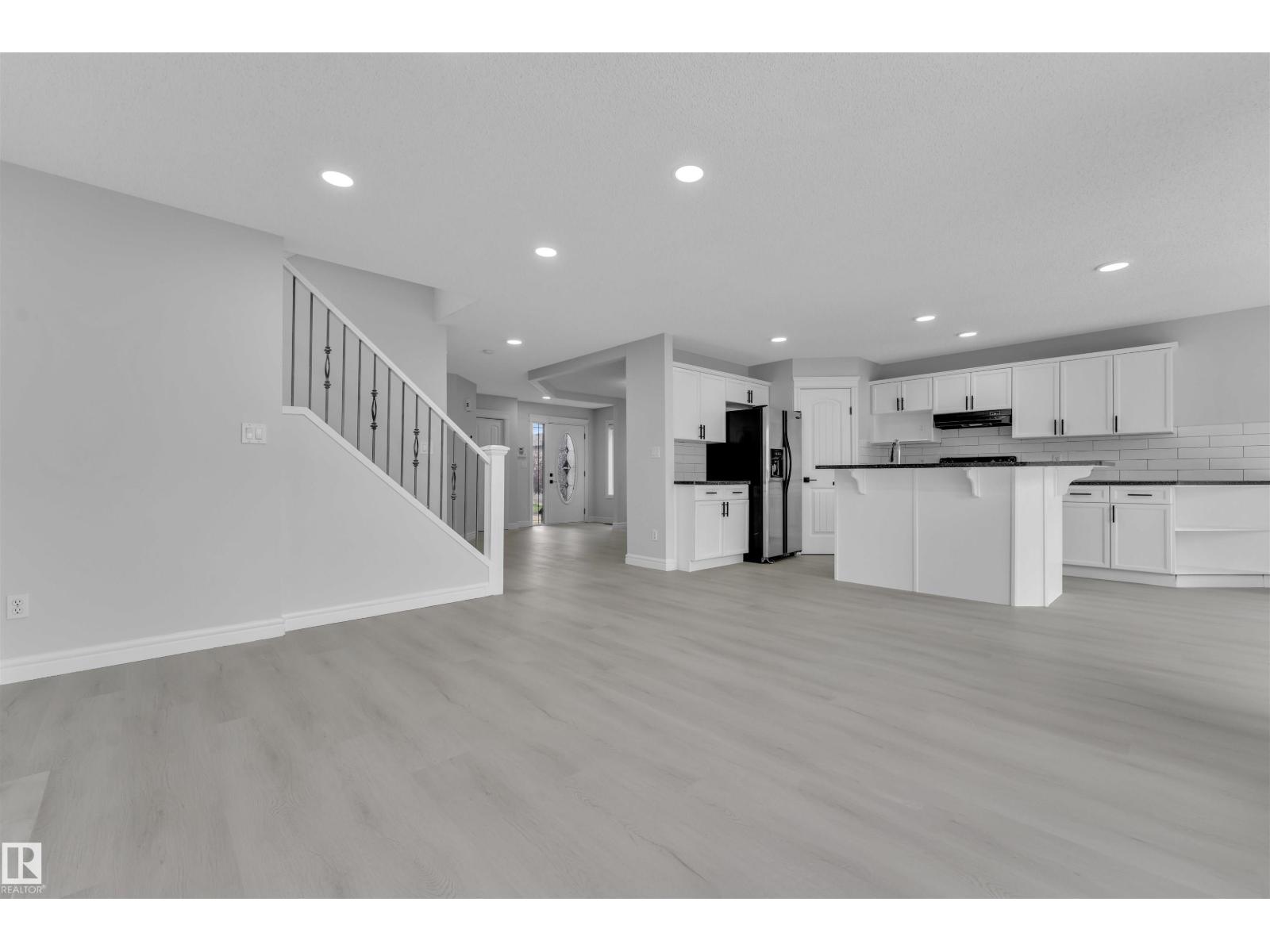 Photo 20 of 4110 157 A Av Nw, Edmonton AB
