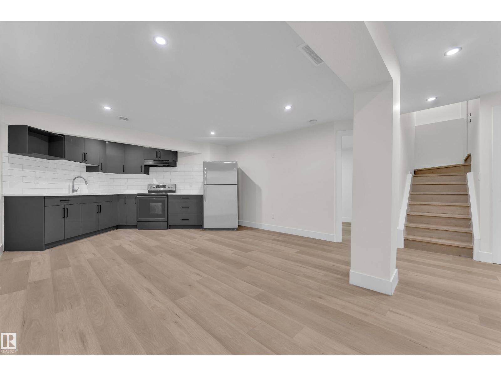 Photo 41 of 4110 157 A Av Nw, Edmonton AB