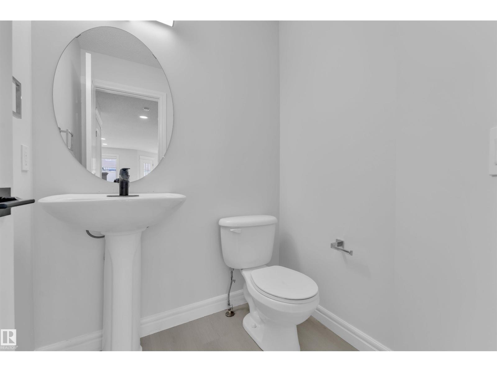 Photo 9 of 4110 157 A Av Nw, Edmonton AB