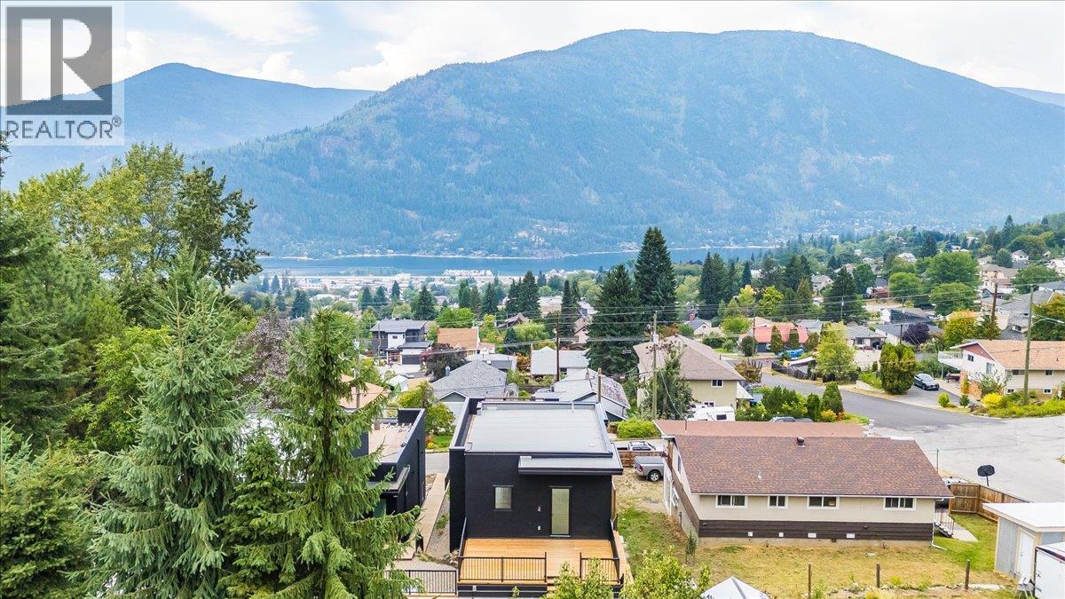 Photo 6 of C 620 Richards Street, Nelson BC