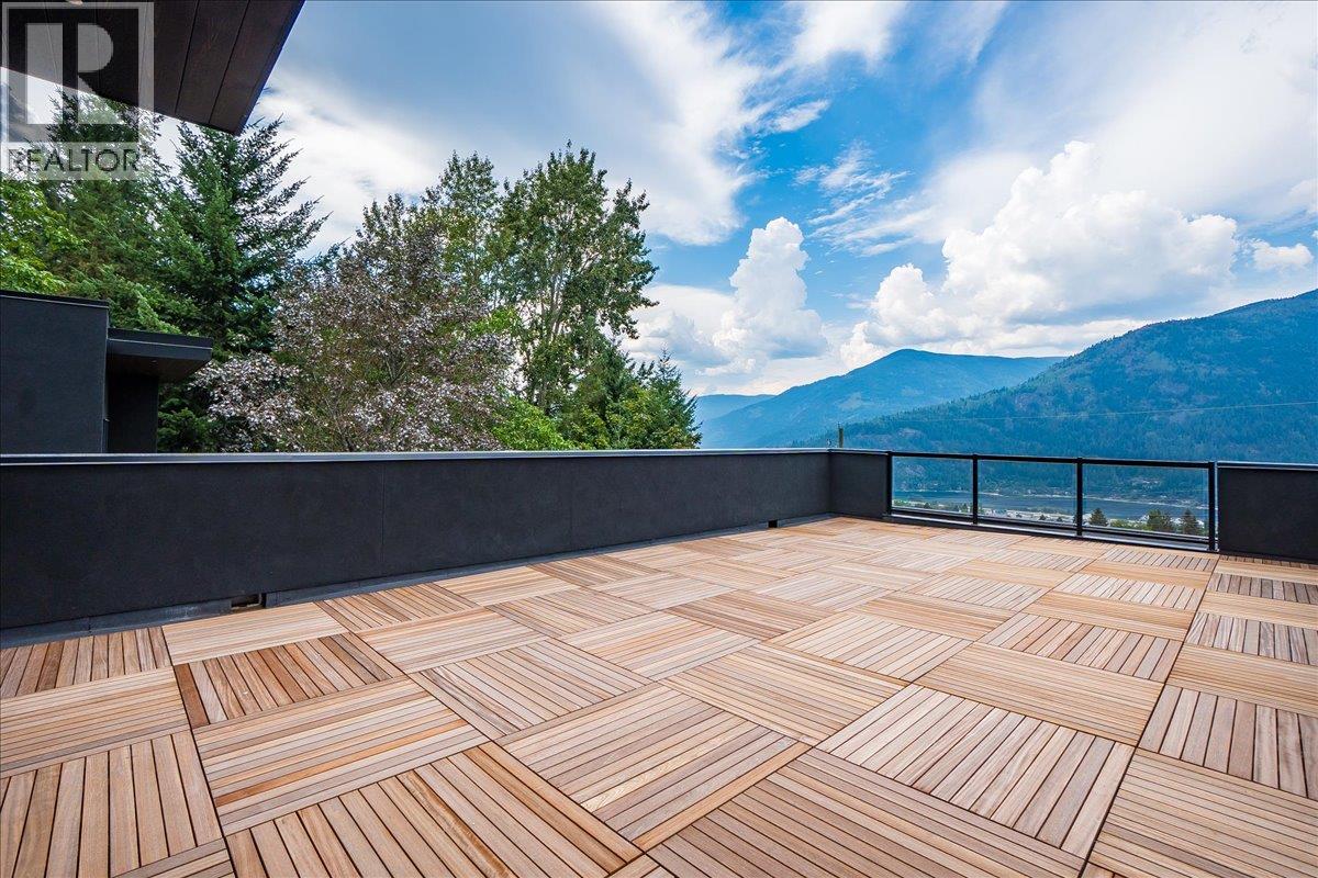 Photo 36 of C 620 Richards Street, Nelson BC