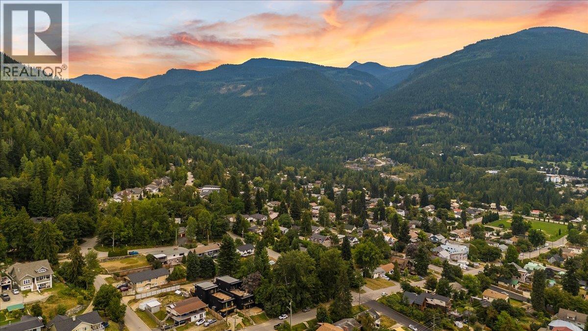 Photo 50 of C 620 Richards Street, Nelson BC