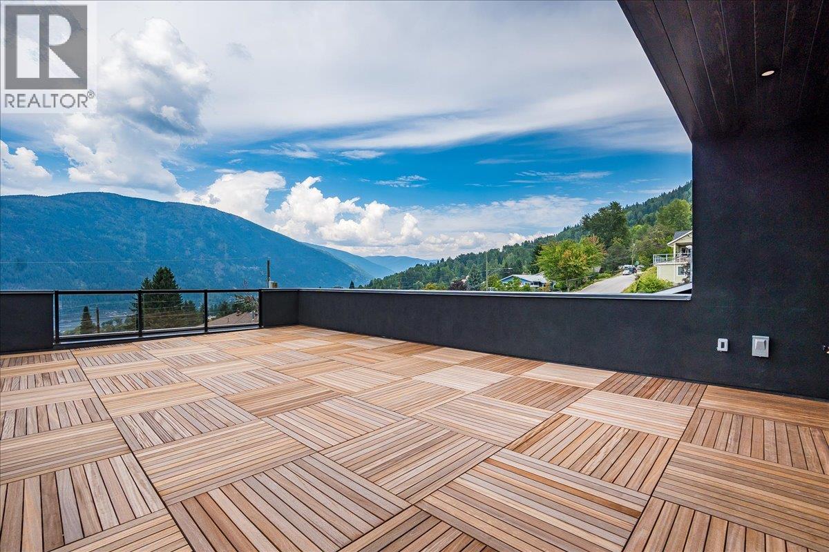Photo 2 of C 620 Richards Street, Nelson BC