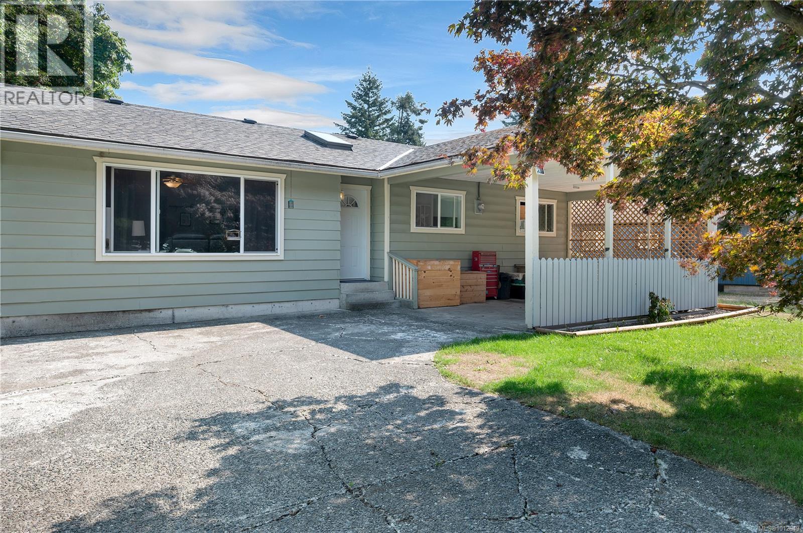 1985 Penfield Rd, Campbell River